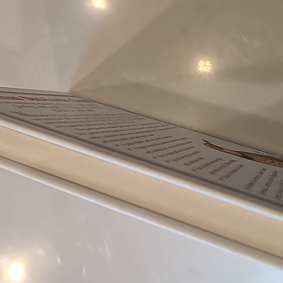 New The Backyard Bird Lovers Guide. - Picture 7 of 8